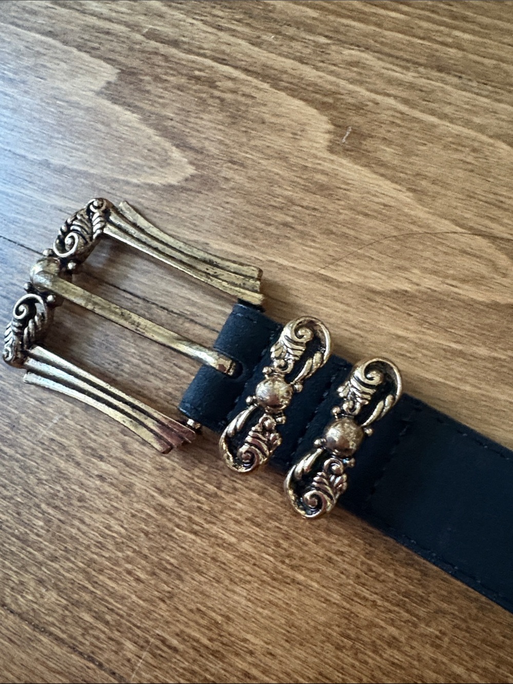 Zara Black Leather Belt with Ornate Gold Buckle 75 Women’s Size Small